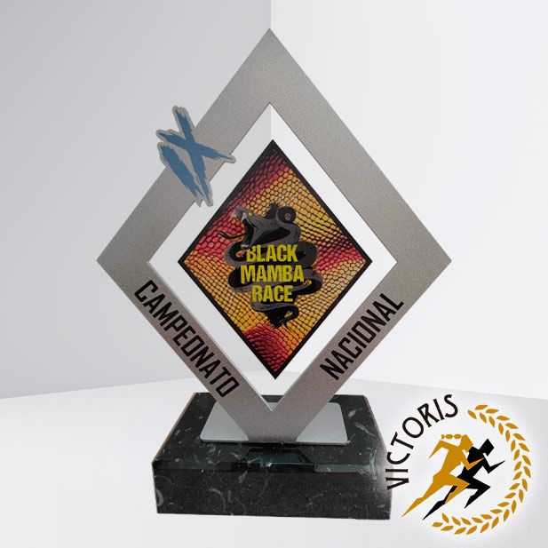 Diseño Trofeo especial para el Campeonato Nacional de OCR. Black Mamba 2025.